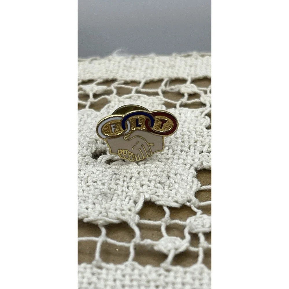 IOOF‎ Independent Order of Odd Fellows FLT Handshake Tie Tack Pin